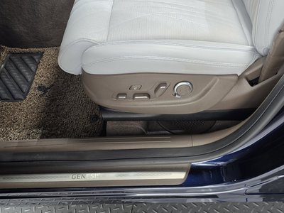 2024 Genesis GV70 thumbnail 35