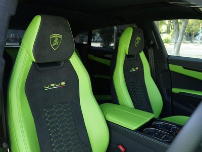 LAMBORGHINI URUS - 6