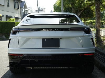 LAMBORGHINI URUS - 4