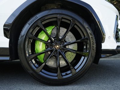 LAMBORGHINI URUS - 2