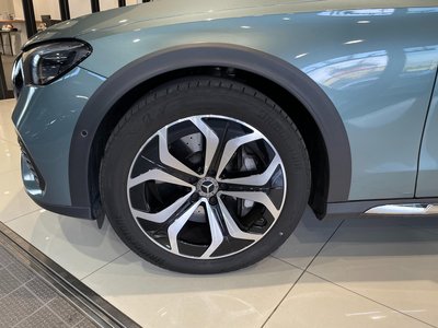 MERCEDES-BENZ E-CLASS - 9