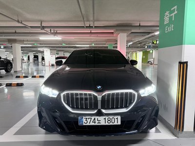 2025 BMW 5 SERIES 照片 1