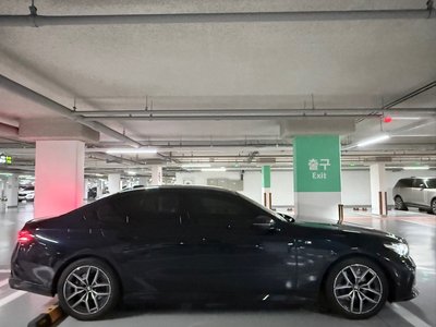 2025 BMW 5 SERIES 照片 5