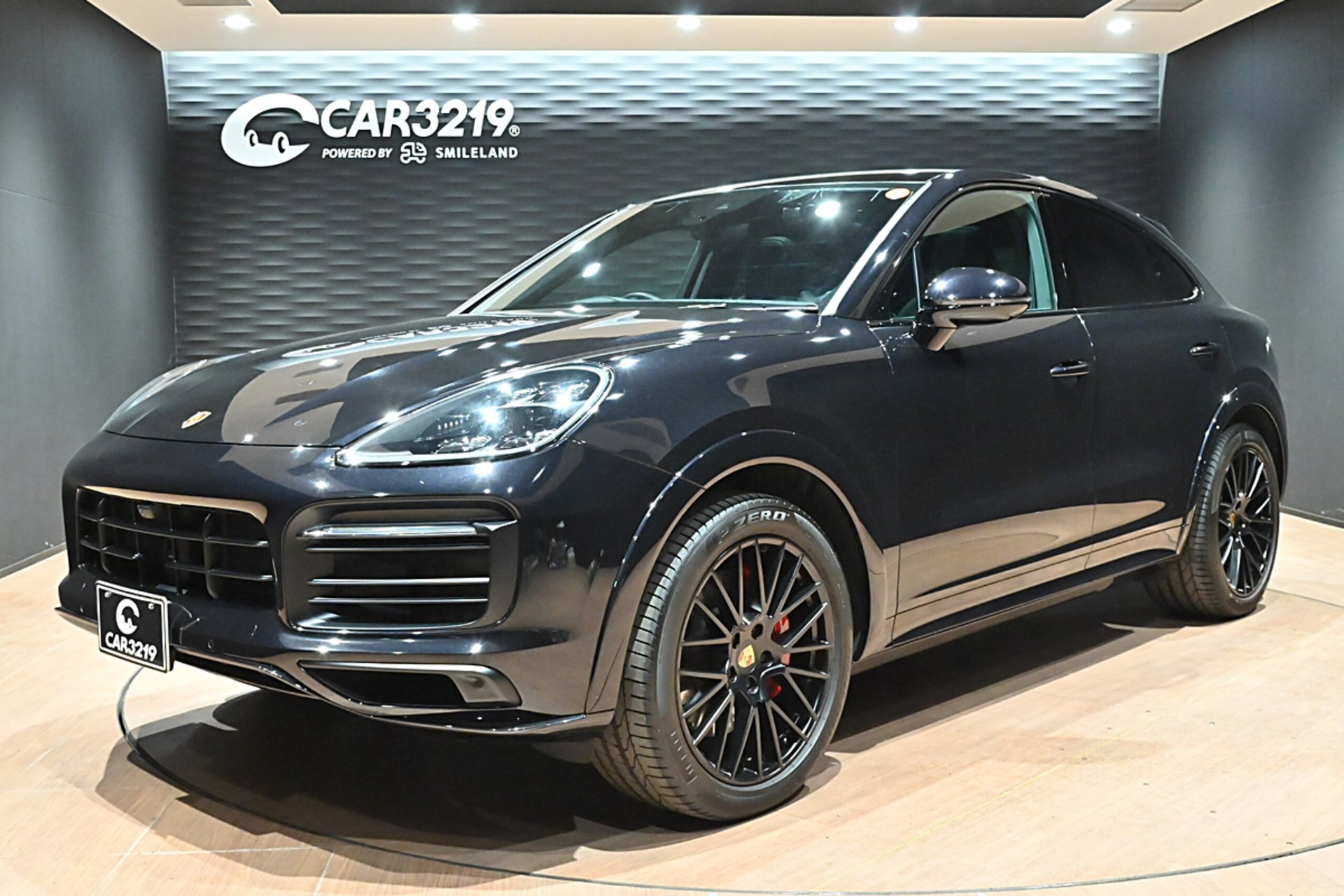 PORSCHE CAYENNE COUPE - View 1