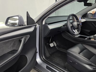 صورة 10 لـ 2024 Tesla MODEL Y