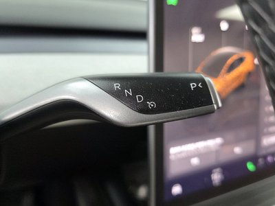صورة 9 لـ 2024 Tesla MODEL Y