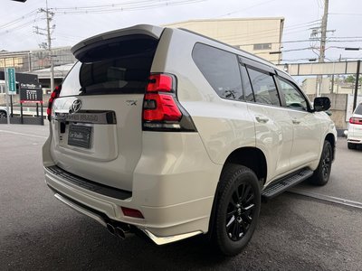 TOYOTA LAND CRUISER PRADO - 9