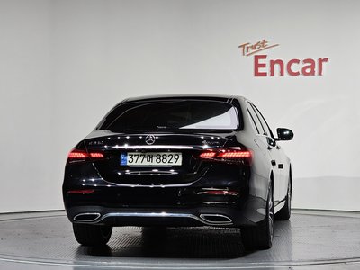 MERCEDES-BENZ E-CLASS - 3