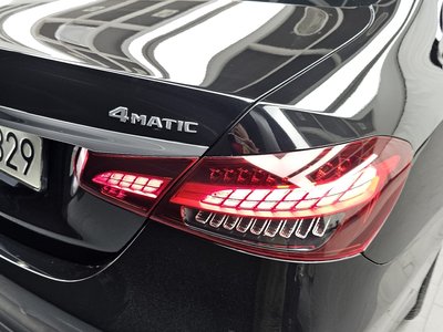 MERCEDES-BENZ E-CLASS - 10
