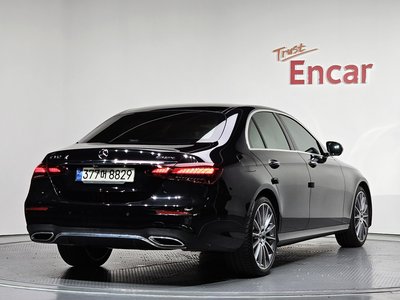MERCEDES-BENZ E-CLASS - 4