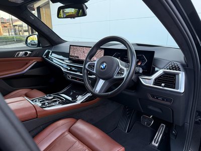 BMW X7 - 7