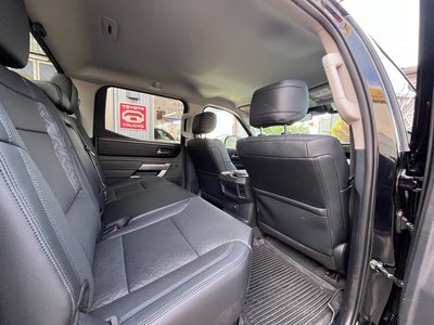2022 Toyota TUNDRA — миниатюра 12