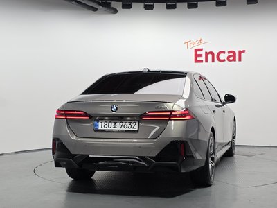 BMW 5 SERIES - 4