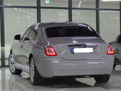 2022 ROLLS-ROYCE GHOST photo 2