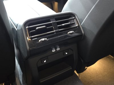 صورة مصغرة 24 لـ 2025 BMW 5 SERIES