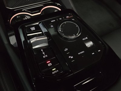 صورة مصغرة 12 لـ 2025 BMW 5 SERIES