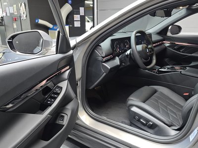 صورة مصغرة 13 لـ 2025 BMW 5 SERIES