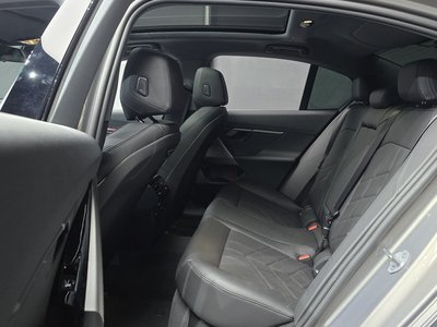 صورة مصغرة 18 لـ 2025 BMW 5 SERIES