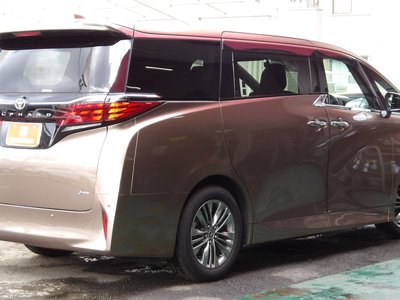 TOYOTA ALPHARD - 4