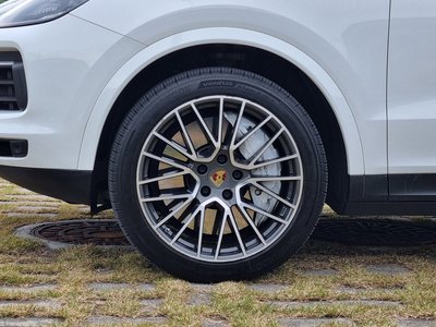 PORSCHE CAYENNE - 9