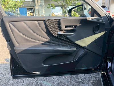 صورة مصغرة 77 لـ 2021 Lexus LS