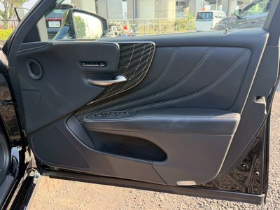 صورة مصغرة 31 لـ 2021 Lexus LS