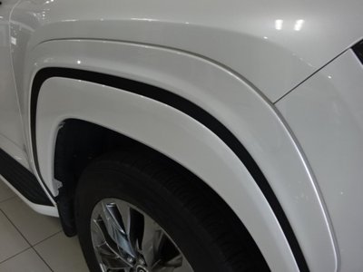 TOYOTA LAND CRUISER 300 - 7