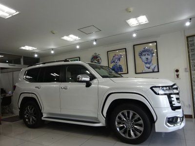 TOYOTA LAND CRUISER 300 - 6