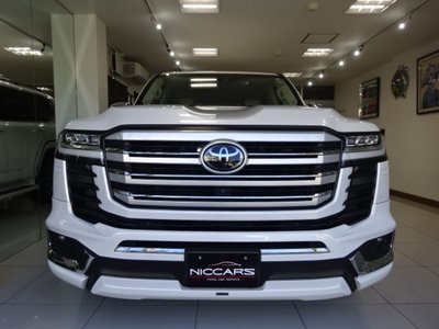 TOYOTA LAND CRUISER 300 - 2
