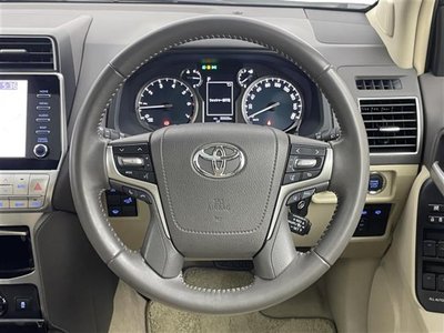 TOYOTA LAND CRUISER PRADO - 8