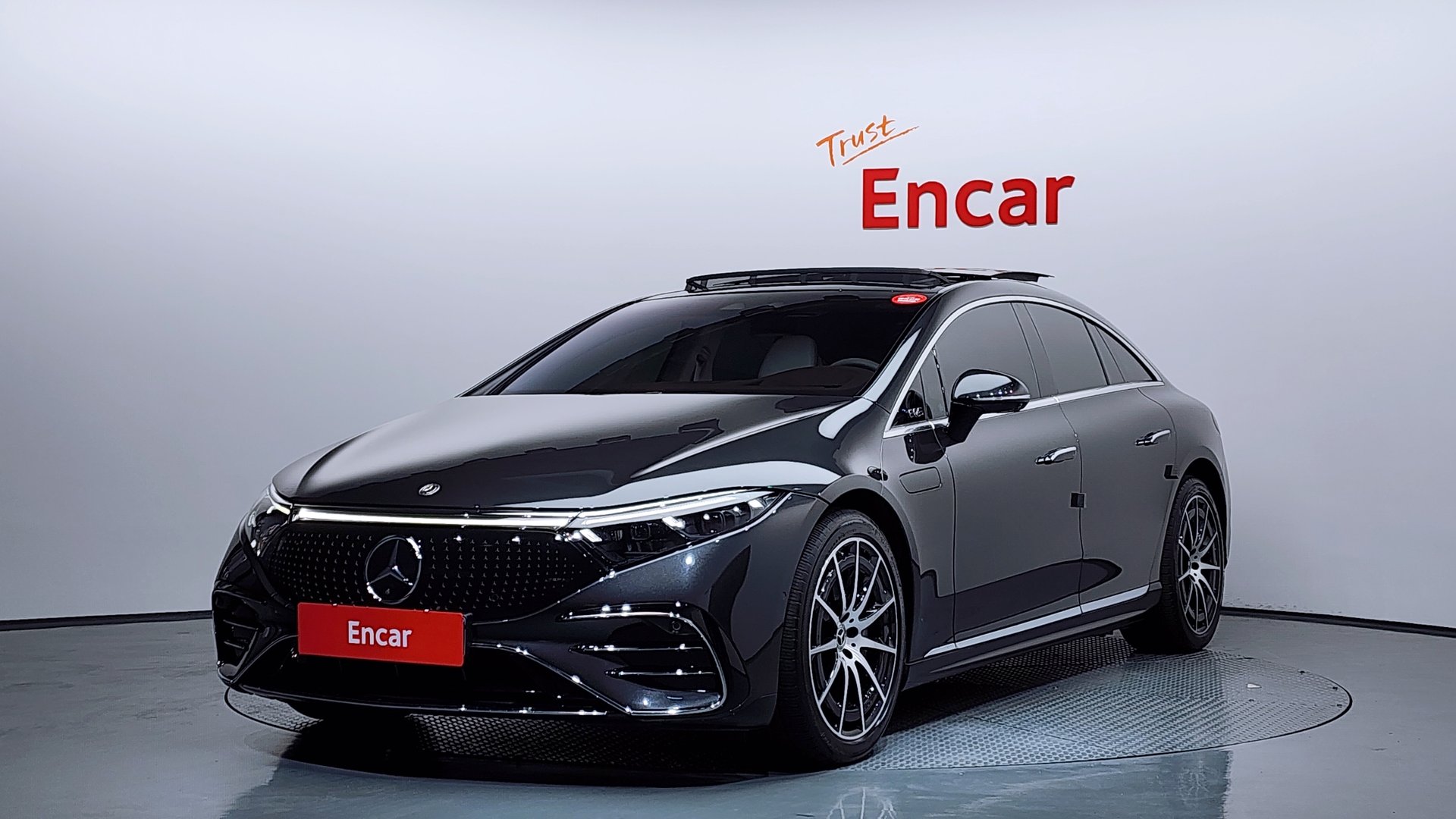 MERCEDES-BENZ EQS - View 1