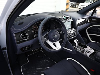 BENTLEY BENTAYGA - 3