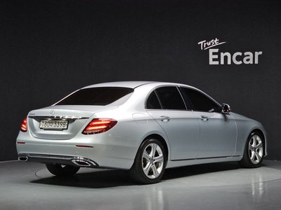 MERCEDES-BENZ E-CLASS - 3