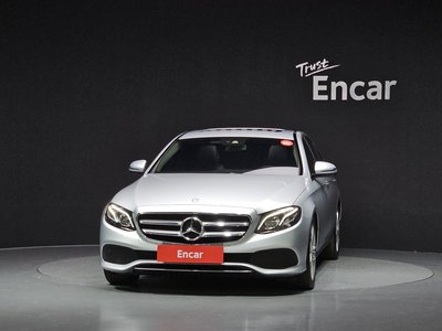 MERCEDES-BENZ E-CLASS - 2