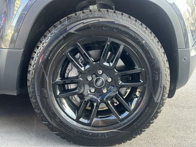 LAND ROVER DEFENDER - 9