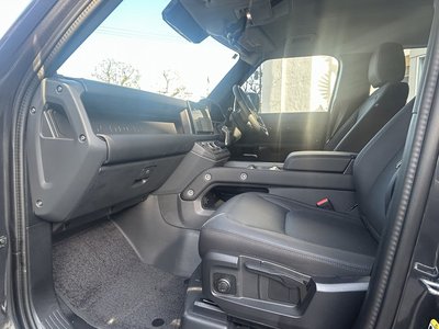 LAND ROVER DEFENDER - 3