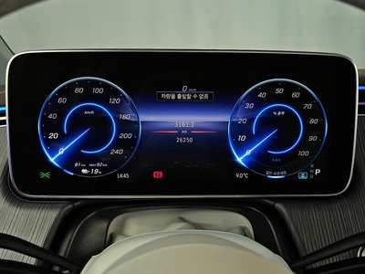 MERCEDES-BENZ EQS - 8