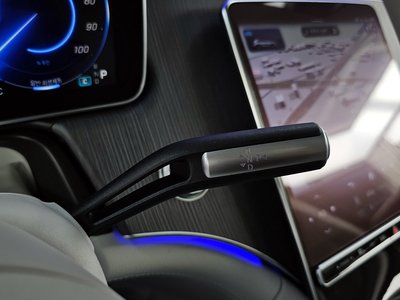 MERCEDES-BENZ EQS - 9