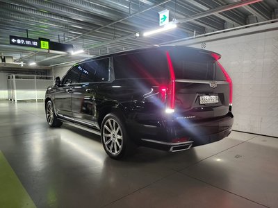 CADILLAC ESCALADE - 2