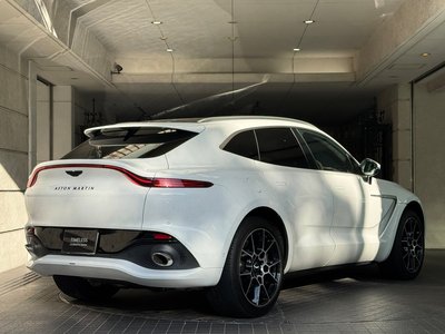 ASTON MARTIN DBX - 9