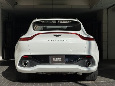 ASTON MARTIN DBX - 6