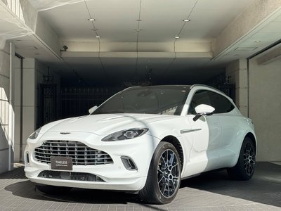 ASTON MARTIN DBX - 3