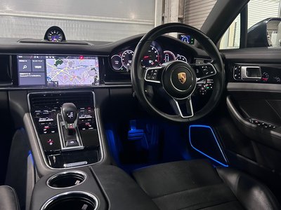 PORSCHE PANAMERA - 4