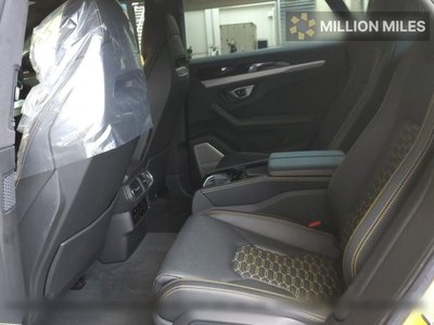 LAMBORGHINI URUS - 6