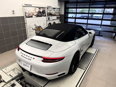 PORSCHE 911 - 8
