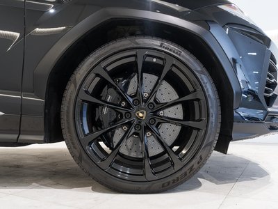 LAMBORGHINI URUS - 9