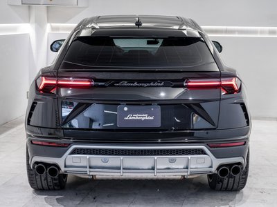 LAMBORGHINI URUS - 8