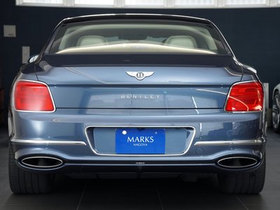 BENTLEY FLYING SPUR - 8