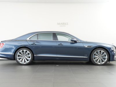 BENTLEY FLYING SPUR - 6