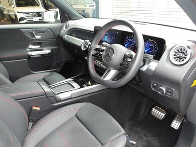 2025 Mercedes-BENZ EQB — фото 4